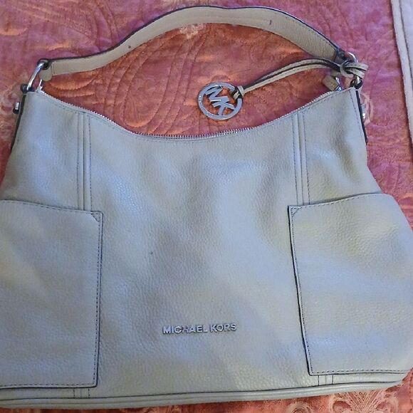 Michael Kors Cream Shoulder Bag - Picture 1 of 6